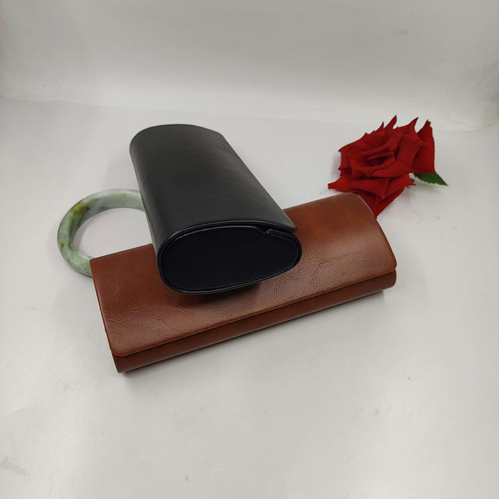 821 Oil Leather Eyeglass Box